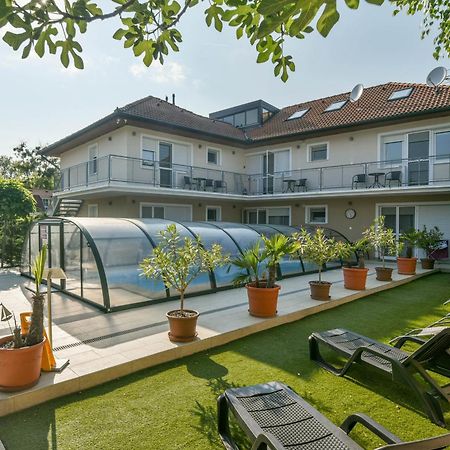 Happy Apartments Balatonlelle Esterno foto