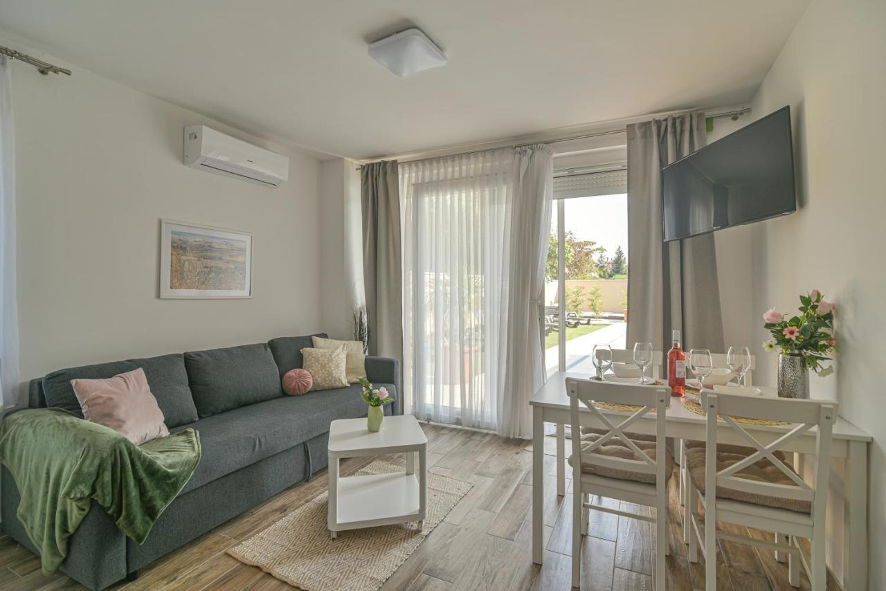 Happy Apartments Balatonlelle Esterno foto