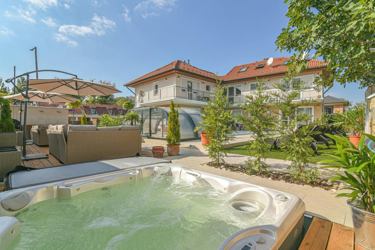 Happy Apartments Balatonlelle Esterno foto